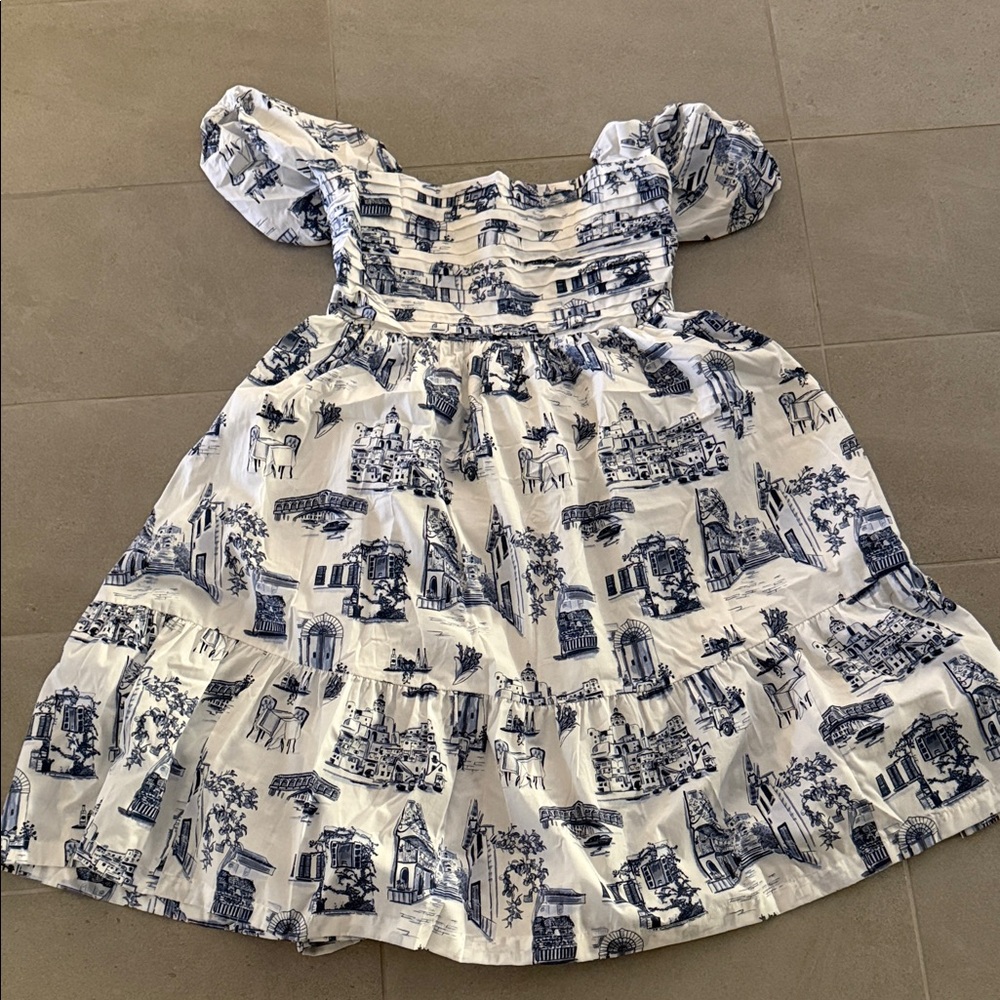 Women’s XL blue and white print nap dress.